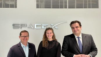 Ο Πιερρακάκης στα γραφεία της SpaceX και της Starlink του Έλον Μασκ