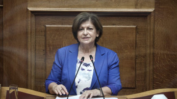 Στην αναμπουμπούλα ο λύκος χαίρεται