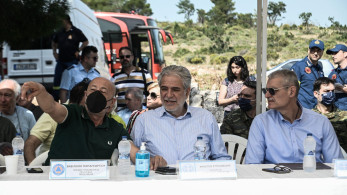 Πυρκαγιά στην Βούλα: Στο πεδίο ο Στυλιανίδης