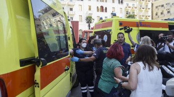Δύο νεαροί διασωληνωμένοι και 9 με ελαφρά αναπνευστικά προβλήματα από μεγάλη φωτιά στη Θεσσαλονίκη