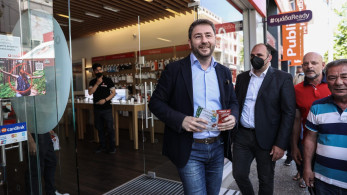 Το… τσάμικο του Ανδρουλάκη: Και με τον αστυφύλαξ και με το χωροφύλαξ