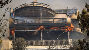 Φωτιά στη Βούλα:  Μετρούν τις «πληγές» τους οι κάτοικοι