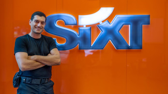 Νέα συνεργασία της SIXT με τον ηθοποιό Αργύρη Πανταζάρα