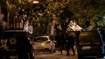 Μπαχαλάκηδες κατά αστυνομικών στα Εξάρχεια (Βίντεο)