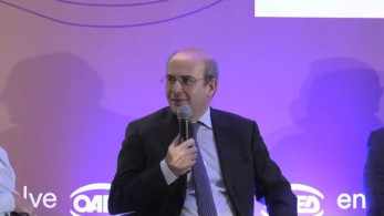 Χατζηδάκης: δεν γίνεται επιχειρηματικότητα με εργαζόμενους “στα κεραμίδια”