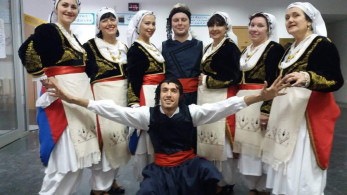 Ουκρανία: Στην πρώτη γραμμή του πολέμου, με ποιήματα στη μητρική γλώσσα, τα ρουμέικα