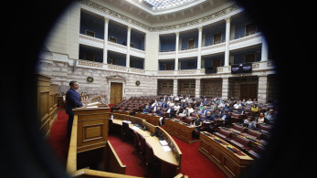 Μεσαία τάξη: Θέλει ν΄ αγιάσει κι ο Τσίπρας δεν την αφήνει