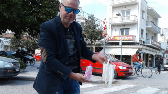 Κορωνοϊός: Ο οδηγός ταξί που κάνει δωρεάν delivery στις ευπαθείς ομάδες