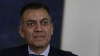 Βρούτσης: Πώς θα δοθεί το επίδομα των 800 ευρώ