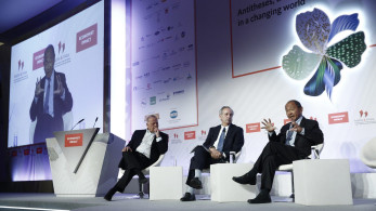 Economist: Συνομιλία Μυτιληναίου με τον Φουκουγιάμα