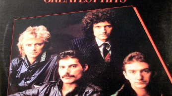 Το άλμπουμ «Greatest Hits» των Queen κατέρριψε ρεκόρ στα βρετανικά charts