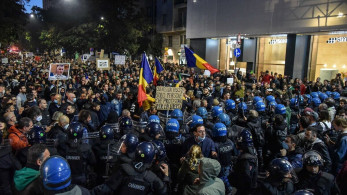 Εκατοντάδες Σουηδοί διαδηλώνουν κατά της ακροδεξιάς