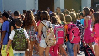 Ηταν όλα όπως έπρεπε την πρώτη ημέρα στα σχολεία – Χαμόγελα στο υπουργείο Παιδείας