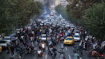 Ξεχειλίζει η οργή για τον θάνατο της 22χρονης στο Ιράν-Ανεβαίνει ο κατάλογος των νεκρών