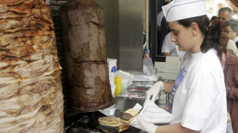 Viral το αίτημα Γερμανού στον Σολτς: «Μίλα στον Πούτιν. Πληρώνω 8 ευρώ το ντόνερ»! – ΒΙΝΤΕΟ