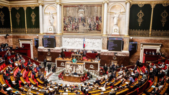 Γαλλία: 15ήμερη αποβολή σε ακροδεξιό βουλευτή της Λεπέν για ρατσιστική συμπεριφορά