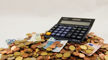 ΟΠΕΚΑ: Ξεκίνησαν οι πληρωμές των επιδομάτων – Τα ποσά και οι δικαιούχοι