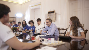 Συνάντηση Μητσοτάκη με μαθητές ρομποτικής: Πραγματικά εντυπωσιακό το προϊόν που κατασκευάσατε