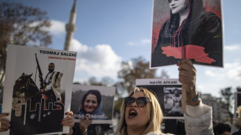 Ιράν:Απολύθηκε  διευθυντής τράπεζας  επειδή εξυπηρέτησε γυναίκα που δεν φορούσε μαντίλα