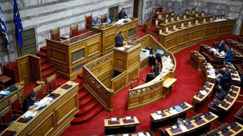 Βουλή: Συζήτηση και ψήφιση των νoμοσχεδίων του υπουργείου οικονομικών για την κύρωση του ισολογισμού του κράτους έτους 2020