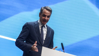 Στο Λονδίνο ο Μητσοτάκης: Ομιλία σε επενδυτές και συνάντηση με Κάρολο