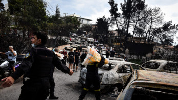Δίκη για το Μάτι: Φωτογραφίες των θυμάτων της φονικής πυρκαγιάς τοποθέτησαν στα έδρανα οι συγγενείς