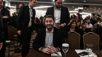 Ο Ανδρουλάκης αποχαιρετά το κέντρο και “κλείνει το μάτι” στον Τσίπρα “
