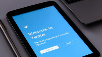 Δημοσκόπηση από τον Ίλον Μασκ για το αν θα πρέπει να παραιτηθεί από διευθύνων σύμβουλος της Twitter