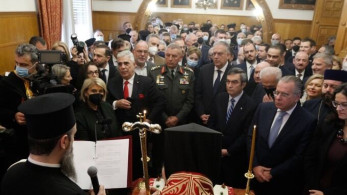 Kοπή πίτας της Ιεράς Αρχιεπισκοπής Αθηνών: Το μήνυμα ενότητας του Ιερωνύμου και το φλουρί στην Κεραμέως