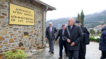Επεισόδιο ορθοστατικής υπότασης υπέστη ο Δένδιας στο Άγιο Όρος-Απολύτως καλά στην υγεία του