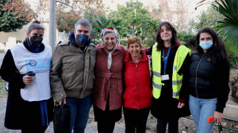 Δήμος Αθηναίων: Εθελοντές του Κοινωνικού Κομμωτηρίου φρόντισαν άστεγους στους δρόμους της πόλης (pics)