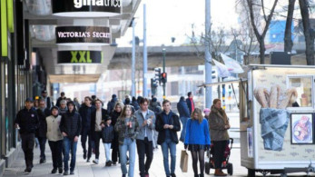 Σουηδία: Ξεπέρασε τους 1.000 νεκρούς εν μέσω σφοδρών αντιδράσεων