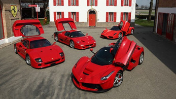 Ιταλία: Ο κόσμος καίγεται… και η Ferrari… παραγγέλνεται