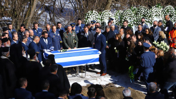 Βουβός πόνος στην κηδεία του Ευστάθιου Τσιτλακίδη: “Δεν υπήρξες πότε μόνο άνθρωπος αλλά ένας ήρωας”