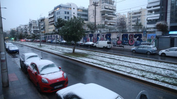 Aττική: Σε συνεχή επιχειρησιακή δράση τα συνεργεία των δήμων για να μείνει ανοιχτό το οδικό δίκτυο