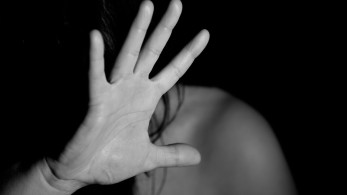 Ενδοοικογενειακή βία στο Ηράκλειο: Τη χτύπησε και την απείλησε με μαχαίρι