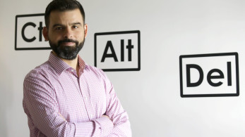 Βαγγέλης Παπακωνσταντίνου: Τανκ ναι, ίντερνετ όχι