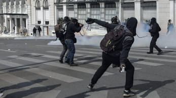 Ο ΣΥΡΙΖΑ δεν “είδε” τους κουκουλοφόρους στο Σύνταγμα…
