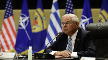 ΗΠΑ: Ο γερουσιαστής Μενέντεζ είναι αντίθετος στην οικονομική διάσωση της τράπεζας SVB      