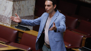 Το τερμάτισε ο Κρίτων: Κατήγγειλε τον Άδωνι διότι πήγε να του απαντήσει σε ερώτηση που του έκανε… (βίντεο)