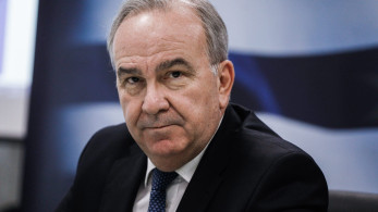 Παπαθανάσης σε Βαξεβάνη: Να σας βοηθήσω… για τις πωλήσεις της εφημερίδας σας