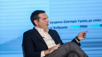 Πλειοδοσία Τσίπρα στον κατώτατο μισθό
