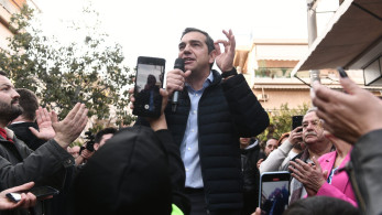 “Σάρωσε” στο Ίλιον ο Τσίπρας – Συγκέντρωση μεταξύ “συγγενών”, “φίλων” και… δημοσιογράφων