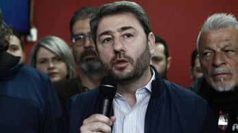 Ο Ανδρουλάκης θυμήθηκε τους “μη προνομιούχους” του Ανδρέα: Στο δρόμο των εκλογών με συνθήματα άλλων εποχών…
