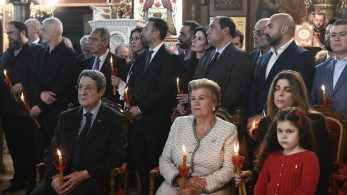 Παρουσία του πρώην Προέδρου της Κύπρου η Ακολουθία του Επιταφίου στην Ιερά Μητρόπολη Πειραιώς (Φωτογραφίες – Βίντεο)
