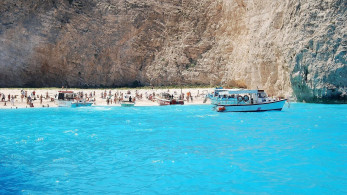 Κλειστή για το φετινό καλοκαίρι η παραλία Ναυάγιο της Ζακύνθου – Ποινές για τους παραβάτες