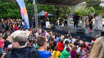 Είκοσι φωτογραφικά “κλικ” από το ξεχωριστό Πρωτομαγιάτικο πικ-νικ του Δήμου Αθηναίων