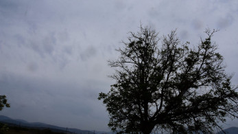 Καιρός: Βροχές και καταιγίδες – Έως 23 βαθμούς η θερμοκρασία