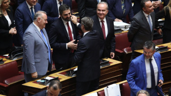 Ποιος είναι ο βουλευτής της ΝΔ που τσίμπησε στο μάγουλο ο Κυριάκος Μητσοτάκης