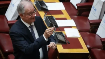Σε επιφυλακή ο Τασούλας για την Κωνσταντοπούλου
